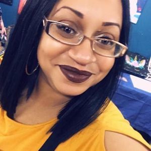 Meet your Posher, Elizabeth